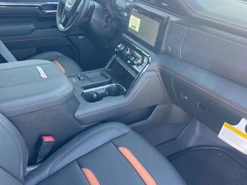 New 2026 GMC Sierra 2500 AT4 w/ AT4 Premium Plus Package AWD/4WD image 12