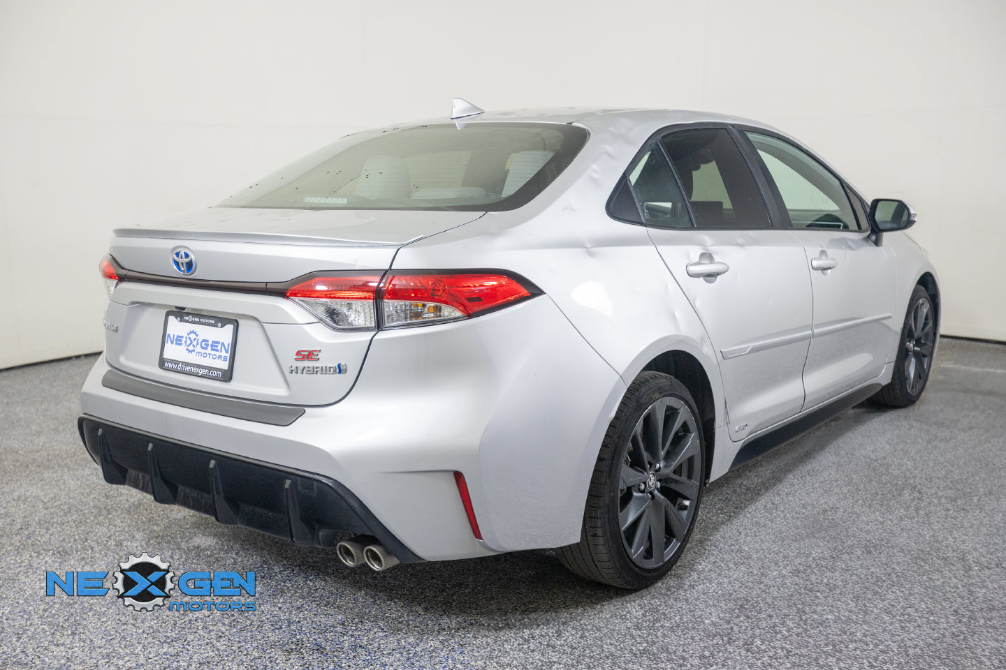 Used 2023 Toyota Corolla SE AWD/4WD image 36