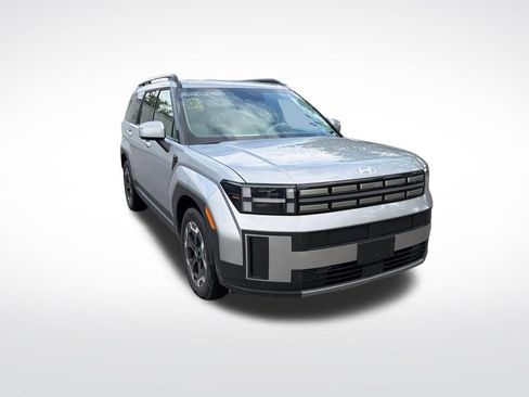 Used 2026 Hyundai Santa Fe SEL FWD image 2