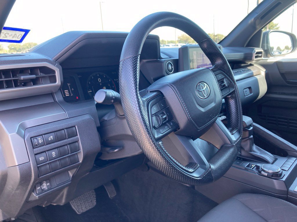 Used 2024 Toyota Tacoma SR5 AWD/4WD image 9