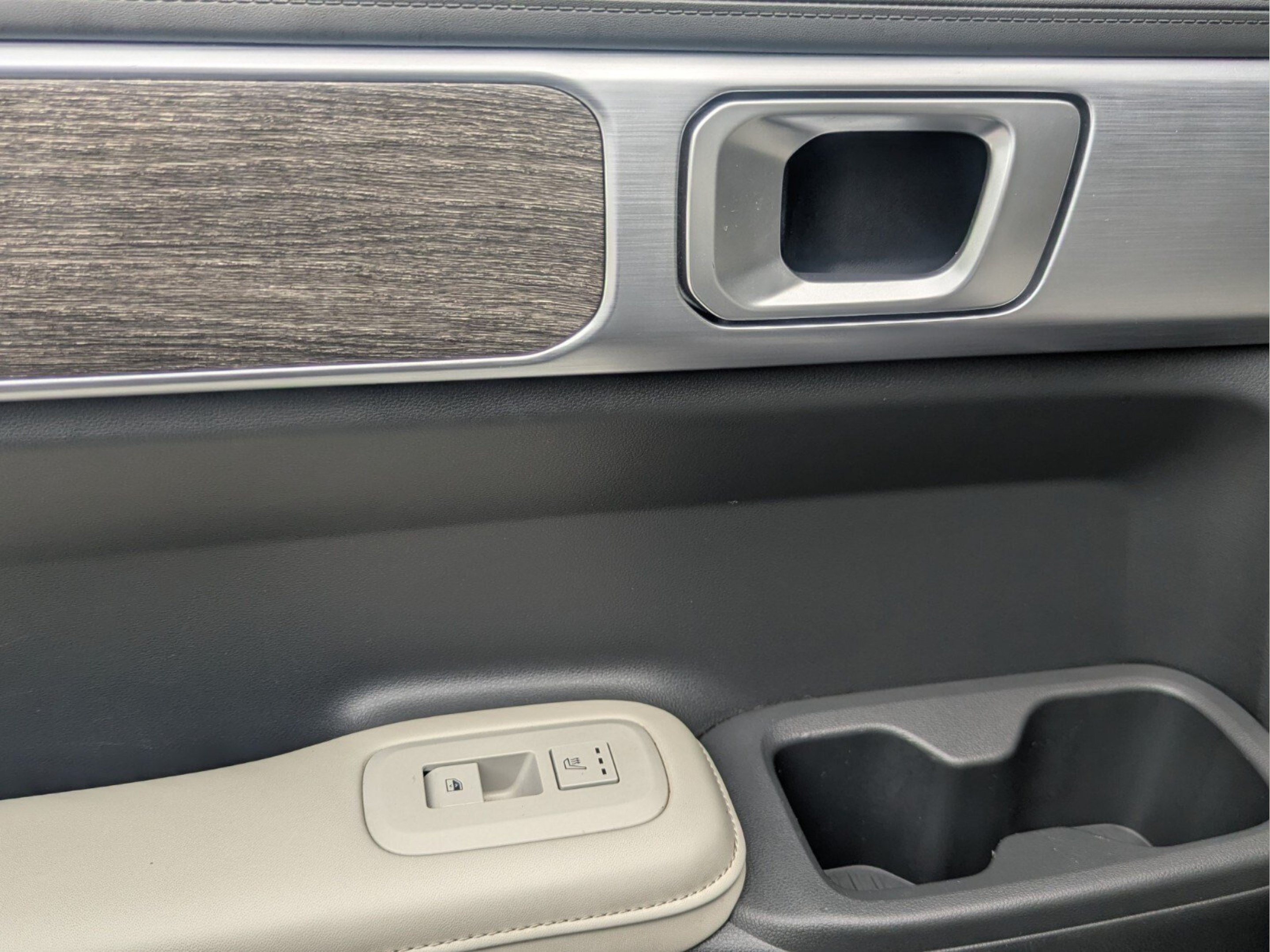 Used 2024 Hyundai Santa Fe Calligraphy FWD image 28