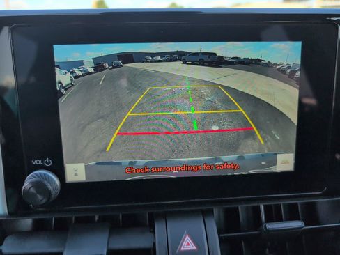 Used 2024 Toyota RAV4 XLE FWD image 17
