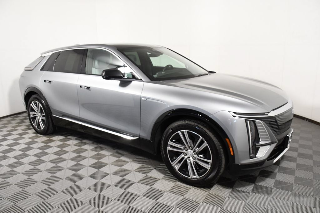 Used 2024 Cadillac Lyriq Luxury RWD image 8