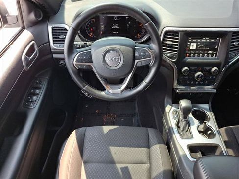 Certified 2021 Jeep Grand Cherokee Laredo AWD/4WD image 22