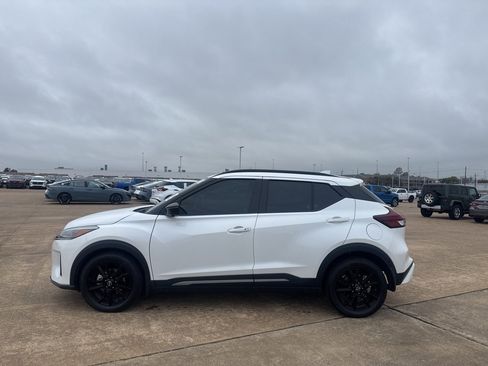 Certified 2023 Nissan Kicks SR w/ SR Premium Package image 11