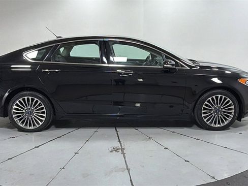Used 2017 Ford Fusion SE image 6