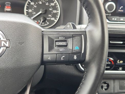 Certified 2025 Nissan Rogue SV FWD image 20