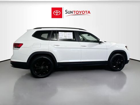 Used 2022 Volkswagen Atlas SE image 2