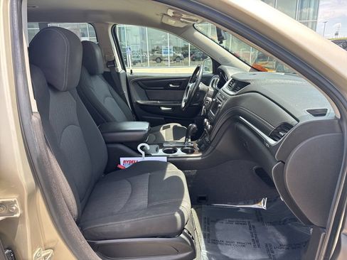 Used 2016 Chevrolet Traverse LT w/ Style and Technology Package FWD image 26
