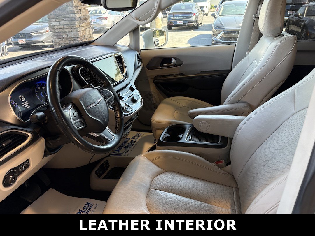 Used 2021 Chrysler Pacifica Touring-L FWD image 20