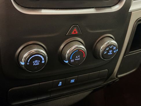Used 2017 RAM 1500 Classic SLT AWD/4WD image 23
