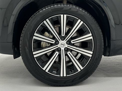 Used 2023 Volvo XC90 B6 Core w/ Protection Package Premier AWD/4WD image 9