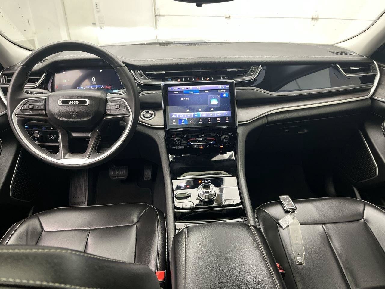 Used 2023 Jeep Grand Cherokee 4WD 4xe image 16