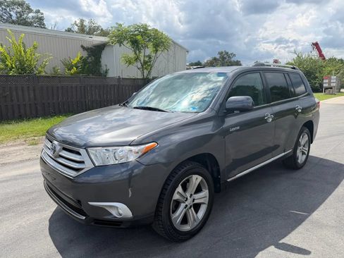 Used 2013 Toyota Highlander Limited AWD/4WD image 1