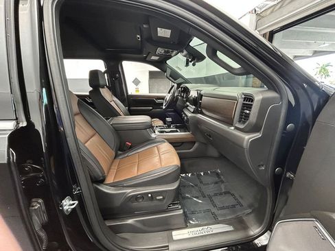 Used 2023 Chevrolet Silverado 1500 High Country w/ High Country Premium Package AWD/4WD image 63