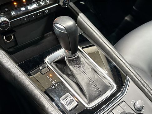 Used 2021 MAZDA CX-5 Touring image 17