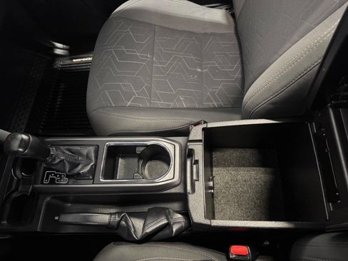 Used 2016 Toyota Tacoma TRD Off-Road image 42