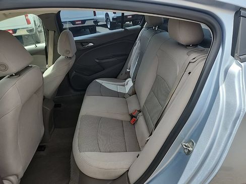 Used 2018 Chevrolet Cruze LS FWD image 33