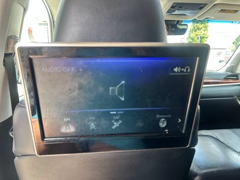 Used 2016 Lexus LX 570 4WD w/ Luxury Package image 33