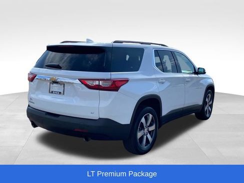 Used 2020 Chevrolet Traverse LT w/ LT Premium Package FWD image 3