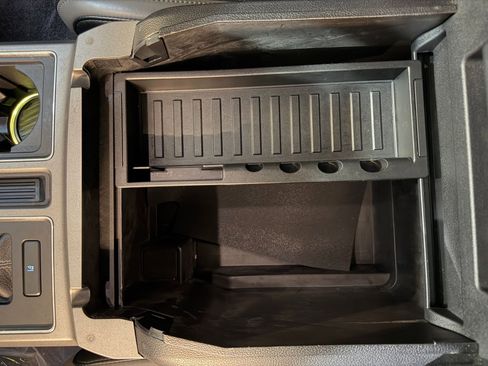 Used 2017 Ford F150 Raptor w/ Equipment Group 802A Luxury image 37