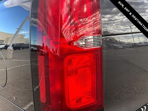 Used 2015 Chevrolet Suburban LTZ image 33