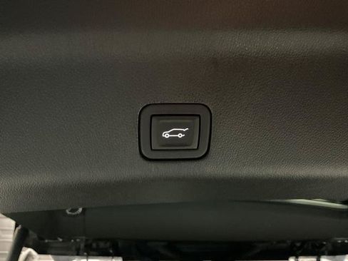 Used 2024 Chevrolet Tahoe LT w/ Luxury Package AWD/4WD image 14