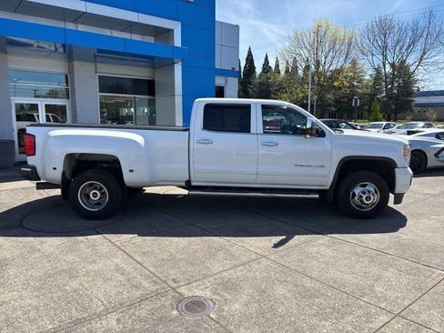 Used 2016 GMC Sierra 3500 Denali w/ Duramax Plus Package image 11
