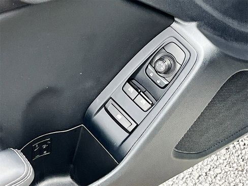 Used 2025 Toyota GR86 Premium image 17