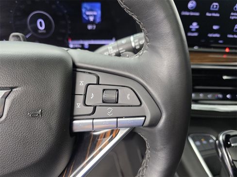 Used 2024 Cadillac Escalade ESV Premium Luxury image 22