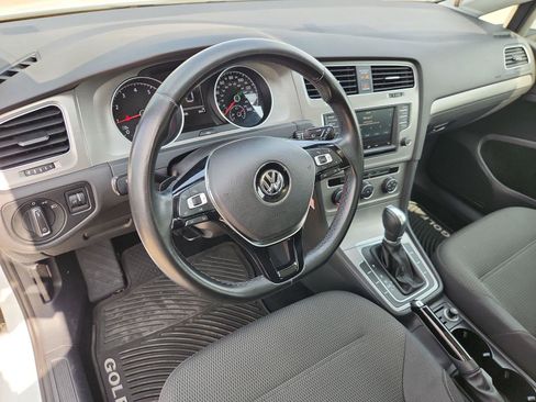 Used 2016 Volkswagen Golf S FWD image 10