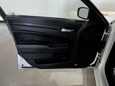Used 2016 Chrysler 300 S image 16