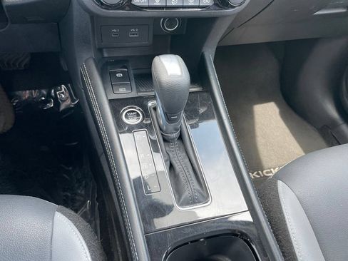 Used 2024 Nissan Kicks SR w/ SR Premium Package FWD image 13