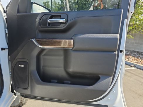 Used 2019 Chevrolet Silverado 1500 LT Trail Boss AWD/4WD image 16