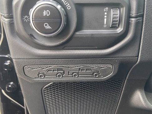 New 2025 Jeep Gladiator Rubicon w/ Convenience Group image 13