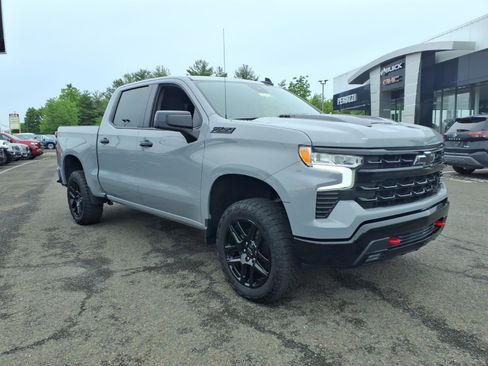 Used 2024 Chevrolet Silverado 1500 LT Trail Boss w/ Convenience Package II AWD/4WD image 1