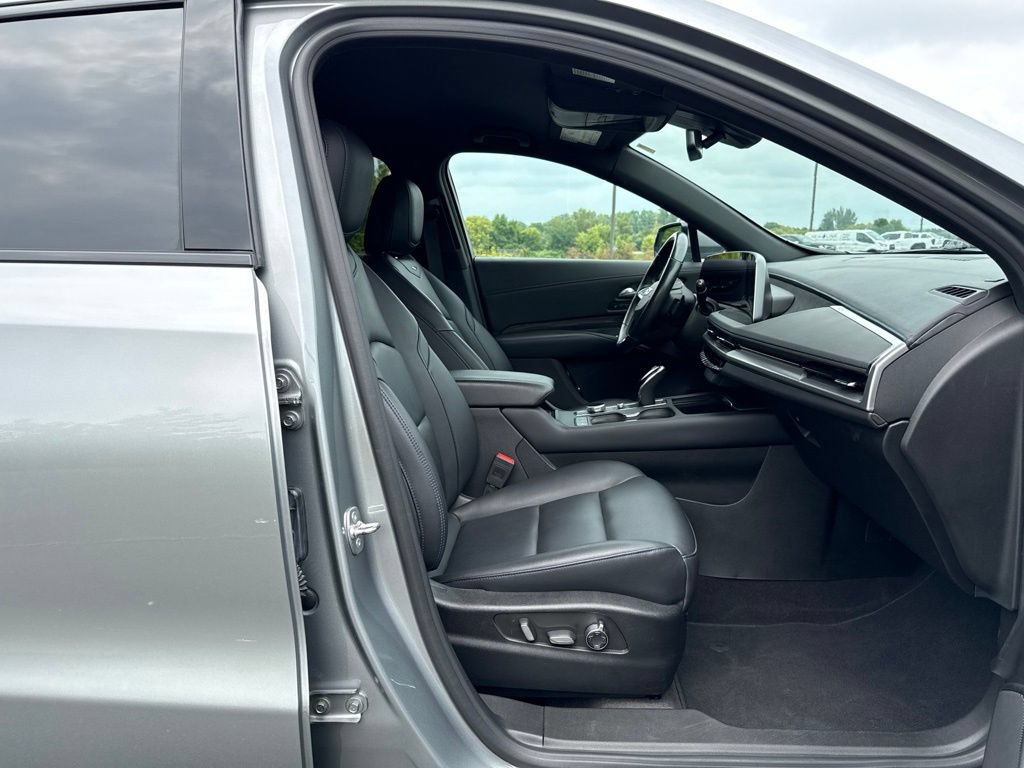 Used 2024 Cadillac XT4 Sport w/ Trailering Package AWD/4WD image 11
