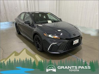 New 2026 Toyota Camry SE w/ Convenience Package