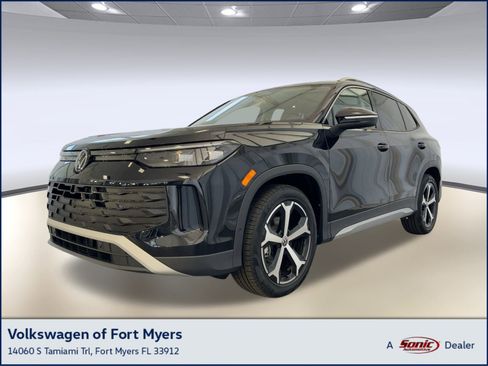 New 2026 Volkswagen Tiguan SE image 1