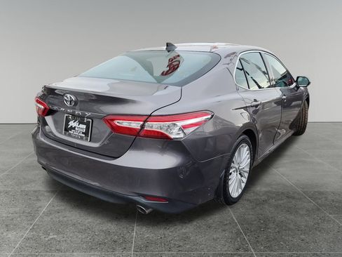 Used 2019 Toyota Camry XLE image 7
