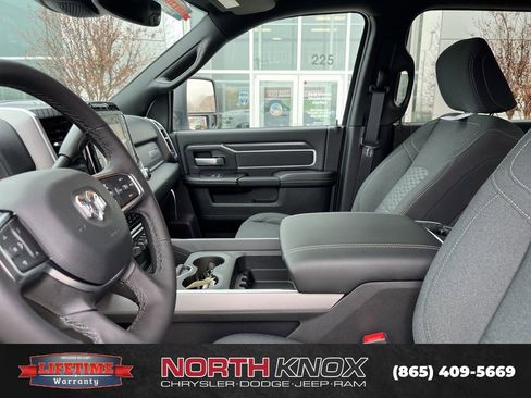 New 2026 RAM 2500 Big Horn AWD/4WD image 3