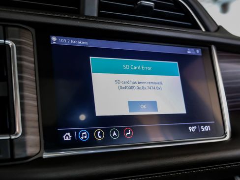 Used 2021 GMC Yukon Denali w/ Denali Premium Package image 33