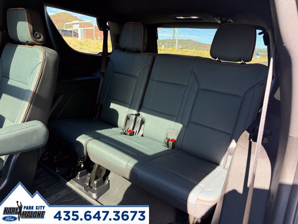 Used 2025 GMC Yukon AT4 w/ AT4 Premium Plus Package AWD/4WD image 34