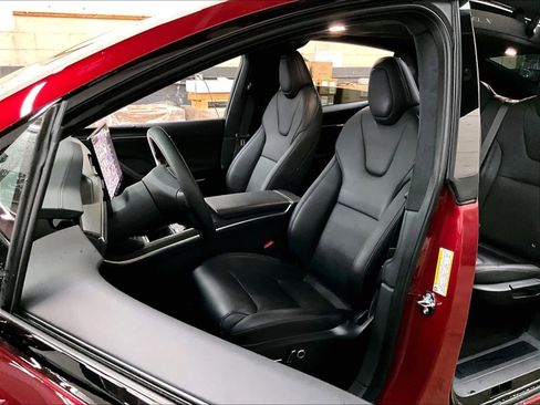 Used 2024 Tesla Model X image 28