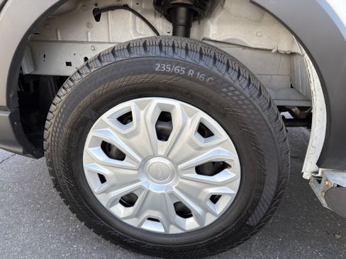 Used 2025 Ford Transit 250 Low Roof w/ Exterior Upgrade Package RWD image 33