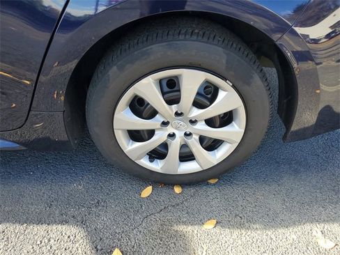 Used 2024 Toyota Corolla LE image 7