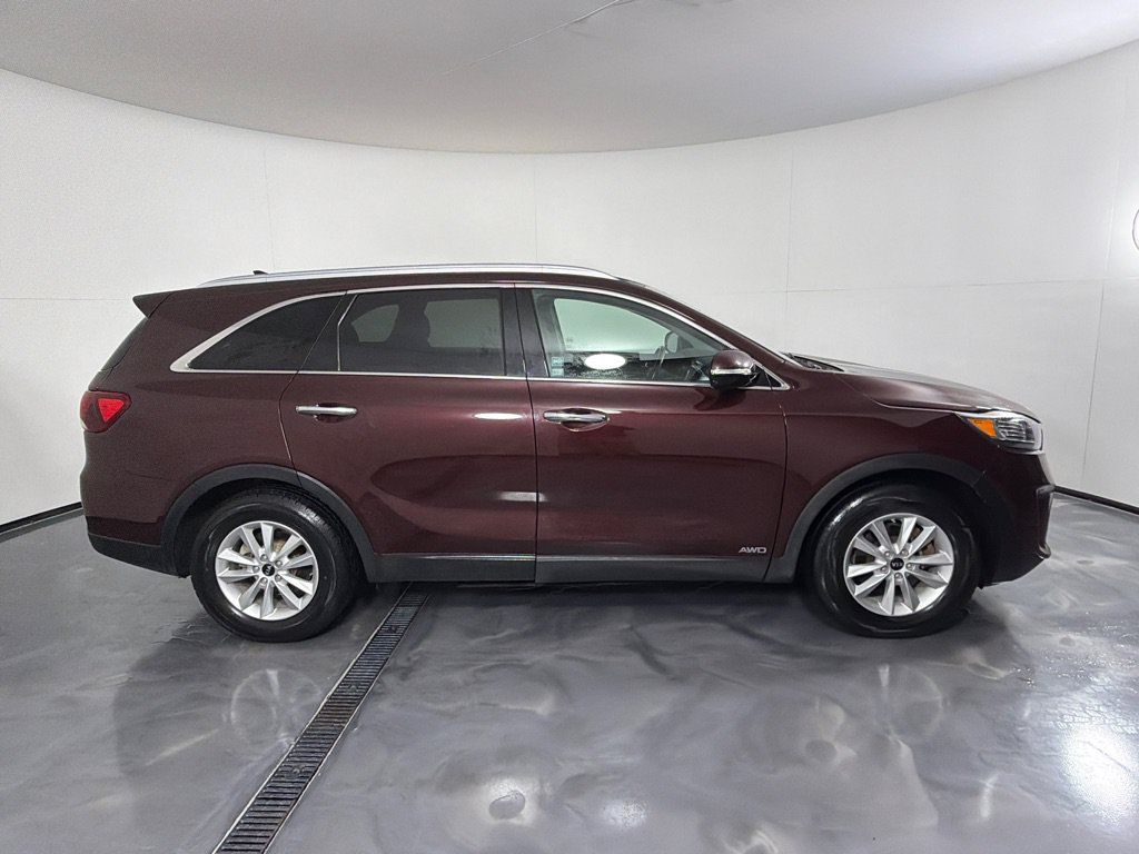 Used 2019 Kia Sorento AWD w/ LX Convenience Package image 4