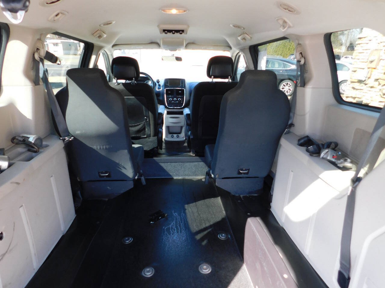 Used 2016 Dodge Grand Caravan SE w/ Quick Order Package 29E SE FWD image 6
