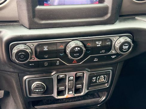 Used 2021 Jeep Gladiator Sport AWD/4WD image 28