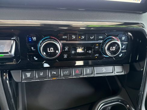 Used 2024 GMC Sierra 2500 AT4 w/ Technology Package AWD/4WD image 26